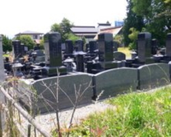 天童市内の墓地